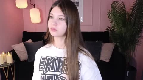 Eliza online show from December 2024 04:36:02 PM