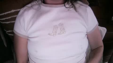 Snapshot of ella_girlnextdoor chatting on February 2025 11:32:02 AM Ella - Girl Next Door online show from February 2025 11:32:02 AM