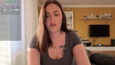 Snapshot of ella_max_live chatting on April 2026 05:41:01 AM Ella Max online show from April 2026 05:41:01 AM