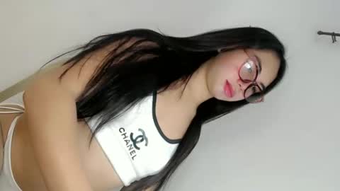 Snapshot of ella_walkerxxx chatting on May 2026 11:32:01 PM ella_walkerxxx online show from May 2026 11:32:01 PM