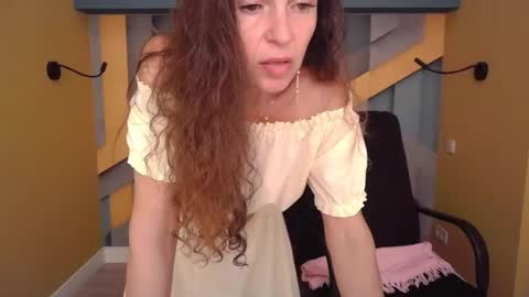 Snapshot of ellalongs chatting on June 2026 11:47:02 AM EllaLongs online show from June 2026 11:47:02 AM