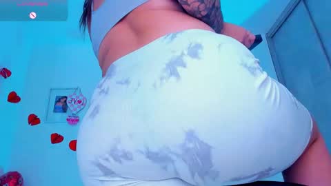 ellarosee_ online show from February 2026 06:37:02 PM