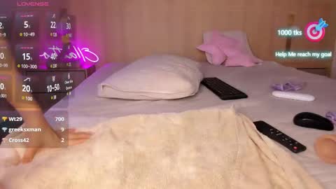 EllaThorne  online show from December 2024 11:46:01 PM