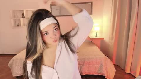 Snapshot of elli_snow chatting on December 2025 03:12:01 AM elli_snow online show from December 2025 03:12:01 AM