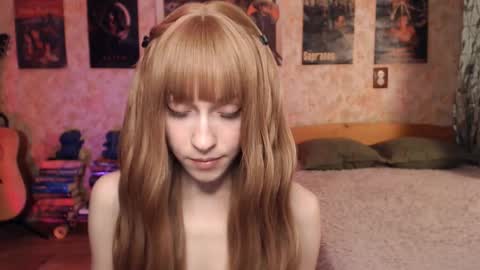 ellie_friendly online show from December 2025 01:31:01 PM