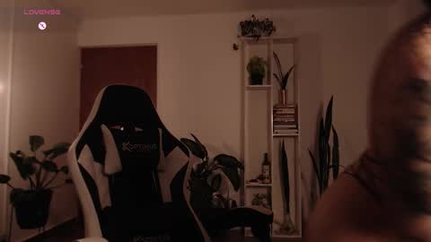 Snapshot of elly_uwuw chatting on November 2025 11:48:01 PM Emy Castro online show from November 2025 11:48:01 PM