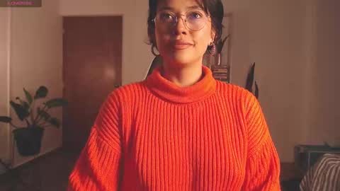 Snapshot of elly_uwuw chatting on November 2025 02:10:01 AM Emy Castro online show from November 2025 02:10:01 AM