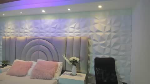 Ellye online show from July 2026 11:17:02 AM