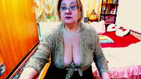 ellyhot53 online show from February 2026 03:37:02 PM