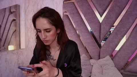 Snapshot of elodie_rouge chatting on May 2026 12:38:01 AM Elodie online show from May 2026 12:38:01 AM