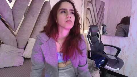 Snapshot of elodie_rouge chatting on May 2026 11:59:02 AM Elodie online show from May 2026 11:59:02 AM