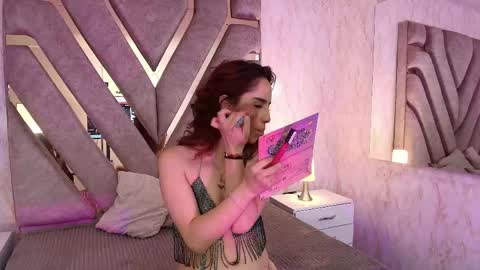 Snapshot of elodie_rouge chatting on May 2026 08:39:01 PM Elodie online show from May 2026 08:39:01 PM