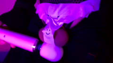 lolita online show from December 2024 06:57:02 PM