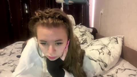 Snapshot of eloiscolins chatting on May 2026 04:40:02 AM eloiscolins online show from May 2026 04:40:02 AM