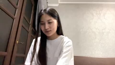 Snapshot of elsedesmond chatting on April 2026 06:42:01 PM Mia online show from April 2026 06:42:01 PM