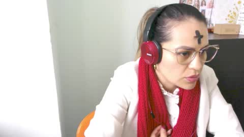 elyra_fox online show from February 2026 03:41:02 PM
