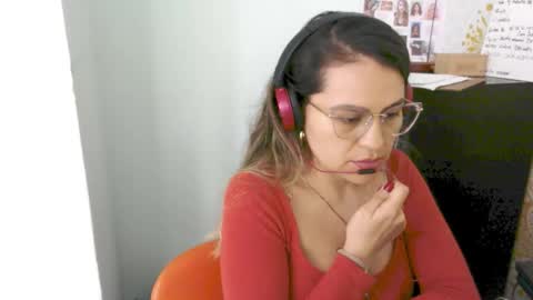 elyra_fox online show from February 2026 06:04:01 PM