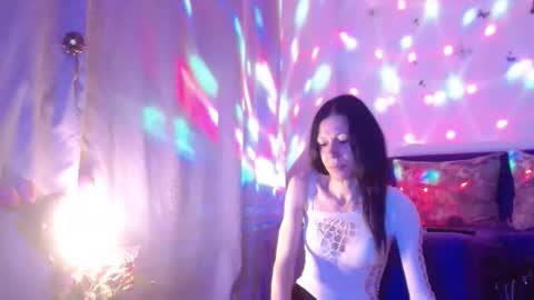 Elisa online show from February 2026 06:16:01 PM