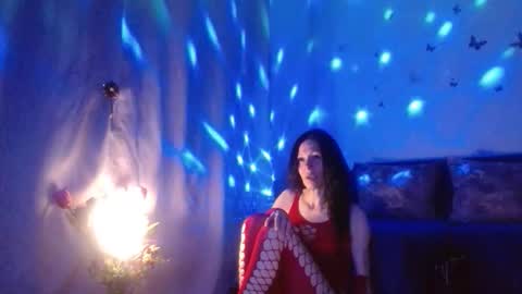 Elisa online show from April 2026 06:35:01 PM