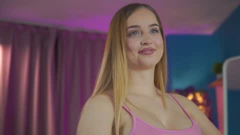 Elyssa online show from March 2026 07:35:01 PM