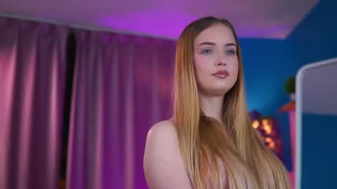 Elyssa online show from April 2026 06:45:02 PM