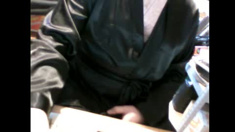 Snapshot of em_79 chatting on April 2026 09:18:01 AM Em online show from April 2026 09:18:01 AM