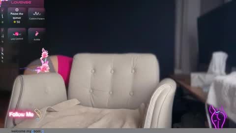 Snapshot of ema_lov3 chatting on December 2025 02:06:01 AM Ema Love online show from December 2025 02:06:01 AM