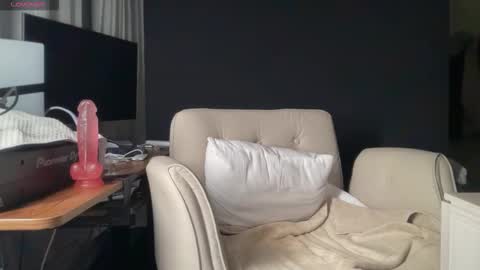 Snapshot of ema_lov3 chatting on January 2026 02:06:01 AM Ema Love online show from January 2026 02:06:01 AM