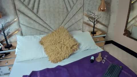 Emely online show from March 2026 04:45:02 AM