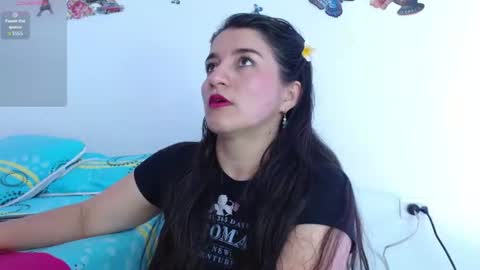 Snapshot of emelyross_ chatting on June 2026 01:01:02 PM emely ross online show from June 2026 01:01:02 PM