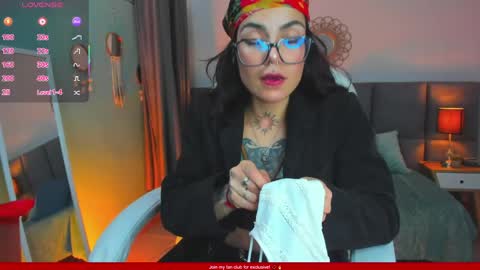 Esmeralda online show from March 2026 05:19:02 PM