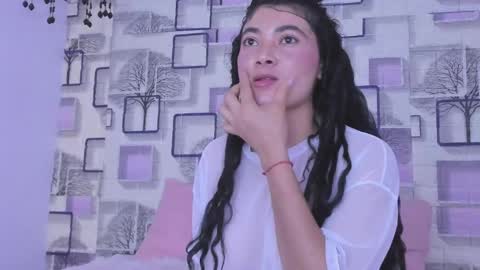 Snapshot of emilly_duque chatting on May 2026 03:45:02 AM Emilly online show from May 2026 03:45:02 AM