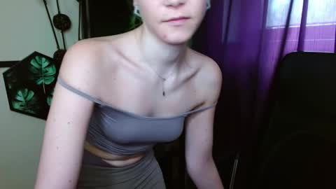 Emilly online show from April 2026 07:13:01 AM