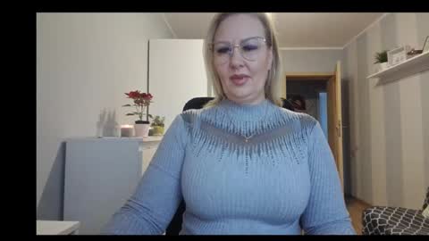 EmillyLove online show from January 2026 07:44:01 AM