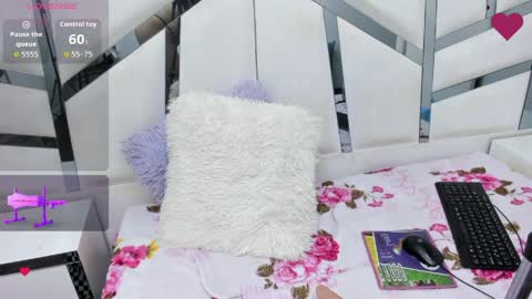 emily_collins1_ online show from April 2026 06:36:01 AM