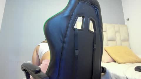 Emi  independent model  online show from December 2024 08:10:02 PM