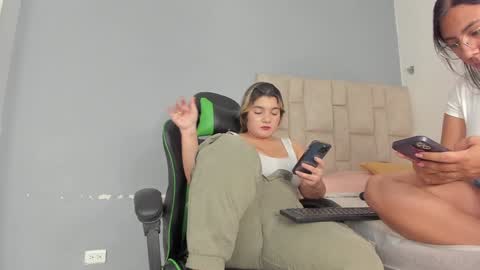 Emi  independent model  online show from January 2025 11:48:01 PM