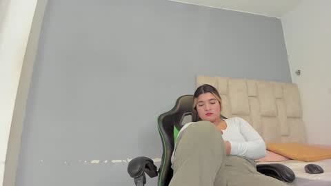 Emi  independent model  online show from January 2025 10:46:02 PM