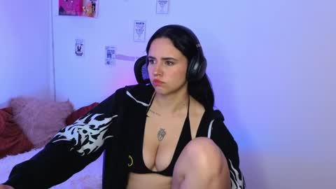 Emily Lindey online show from April 2026 05:19:01 AM