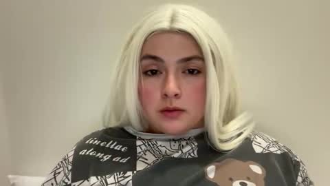 emily_morning_dew online show from April 2026 06:56:01 PM