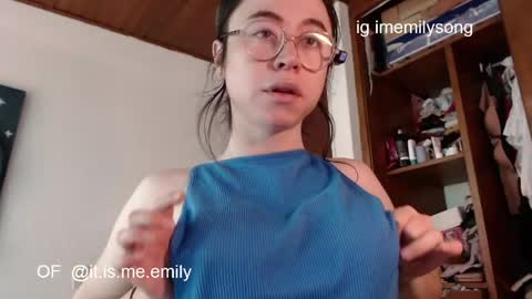 emily_pearl_ online show from May 2026 02:44:02 PM
