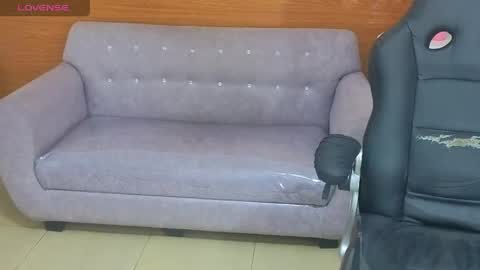 emily_smith_t online show from April 2026 12:47:02 PM