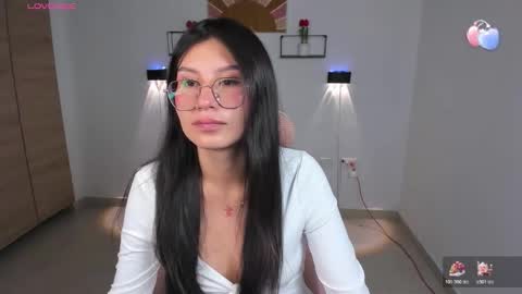 Emi online show from February 2026 10:04:02 PM