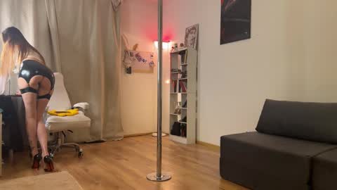 Lia online show from March 2026 08:24:01 PM