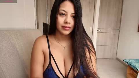 Snapshot of emilyguss chatting on December 2025 03:09:02 PM Emily online show from December 2025 03:09:02 PM