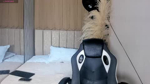 EmilyJhonson online show from May 2026 07:34:02 PM