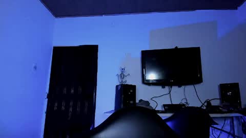  Emily Support me to have 100 likes plx online show from April 2026 12:57:02 AM