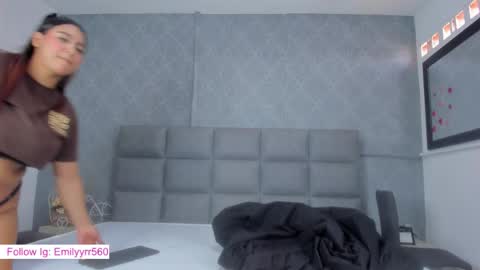 emilyy_r online show from March 2026 07:09:01 PM