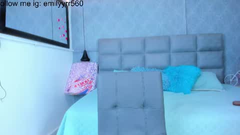 emilyy_r online show from July 2026 07:19:02 PM