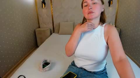 Snapshot of emm_quince chatting on June 2026 09:58:01 AM Emm online show from June 2026 09:58:01 AM